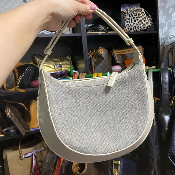Loewe half moon bag - Sold out  ❤️onmyfbpage❌ - Picture 14 of 17